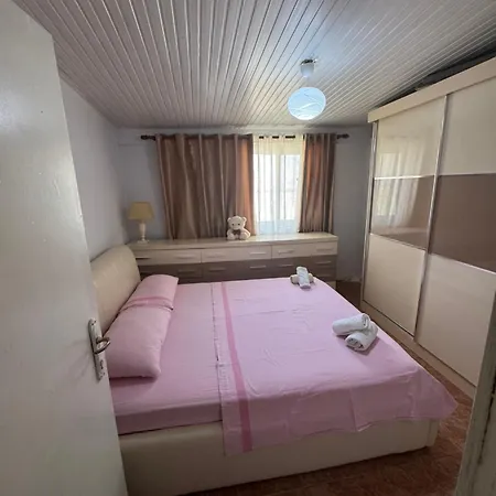 Denis Private Apartman *